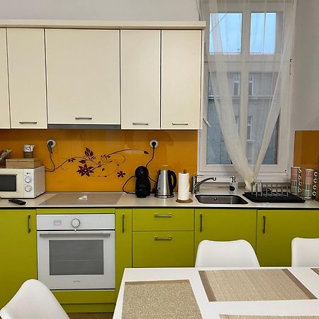Main Street Retreat Apartment With Free Parking 塞拉耶佛 外观 照片